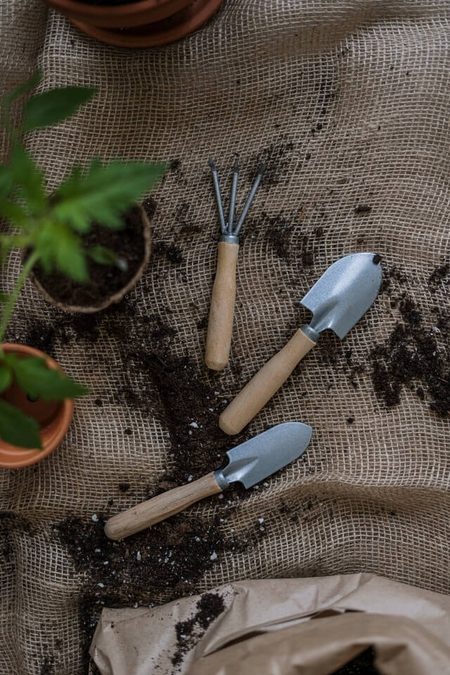 gardening-tools-2.jpg